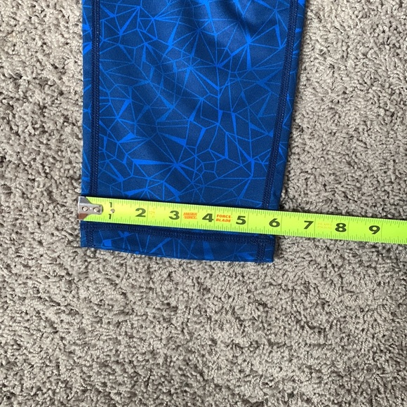 Baleaf Geometric Capri Leggings - Picture 10 of 11